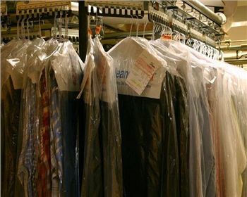 不同材質衣物干洗要點,上海干洗機銷售公司解答